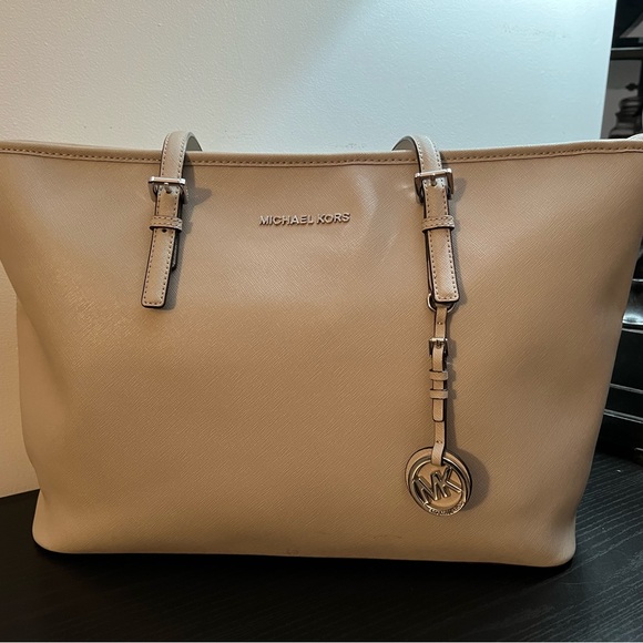 Michael Kors Handbags - MK tote